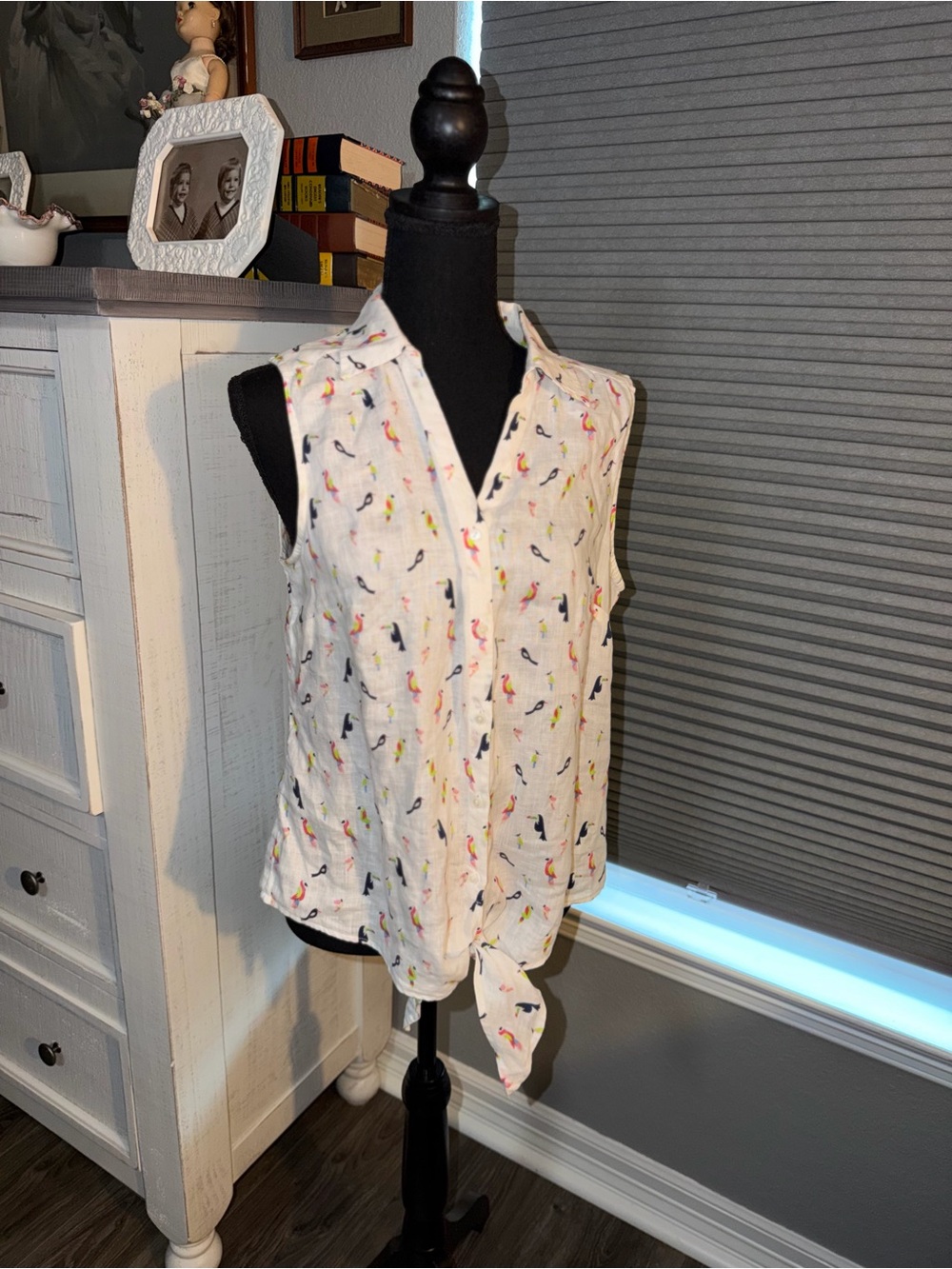 Talbots White Sleeveless Tie-Front Camisole with Multicolor Bird Print size m